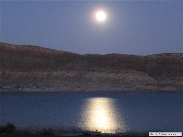 UT: Moonrise at Quail Creek State Park